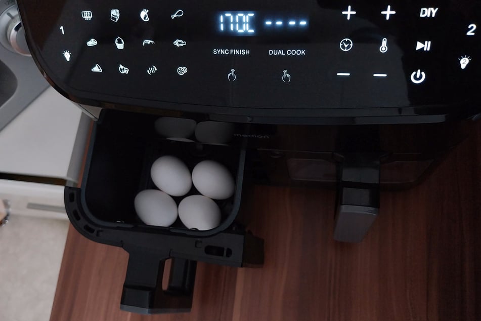 Im Airfryer kann man viele Eier gleichzeitig schnell und einfach garen.