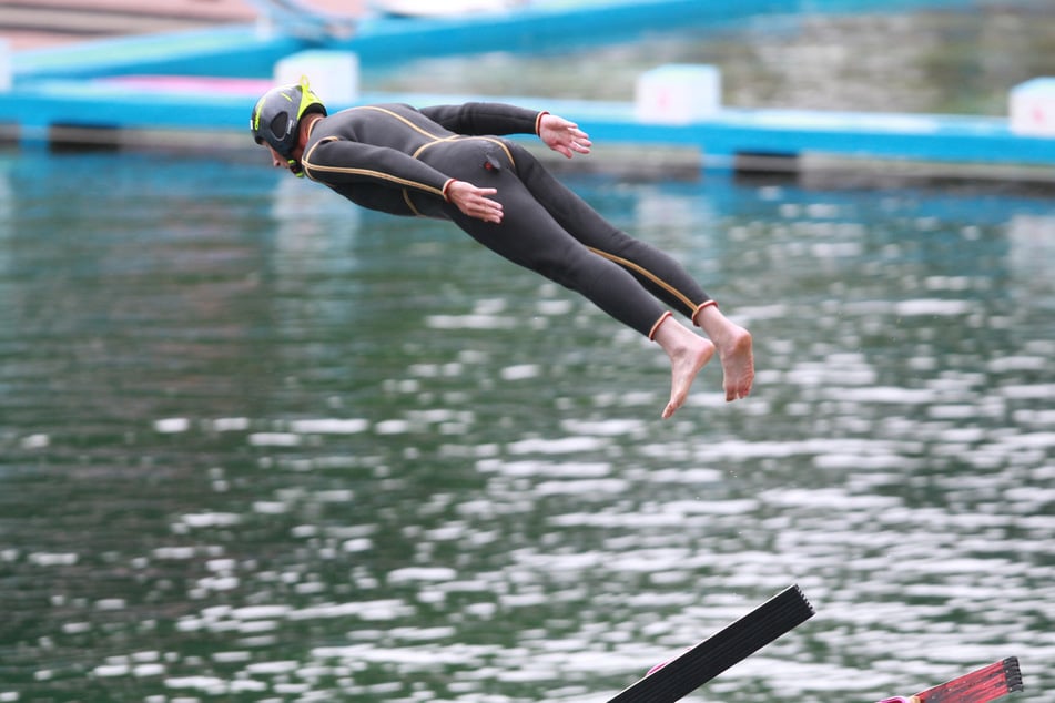 Die Wasserskisprung-WM im Freibad Klingenthal feiert am Wochenende ihr 20-jähriges Jubiläum.