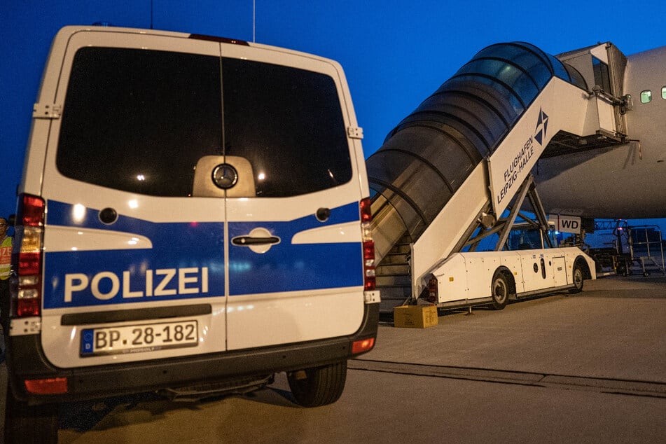 Unter ihnen zwei Straftäter: Sachsen schiebt 27 Georgier ab