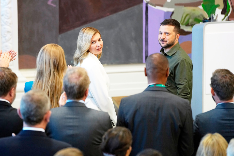Wolodymyr Selenskyj und seine Frau Olena Selenska beim Besuch des dänischen Parlaments in Kopenhagen.