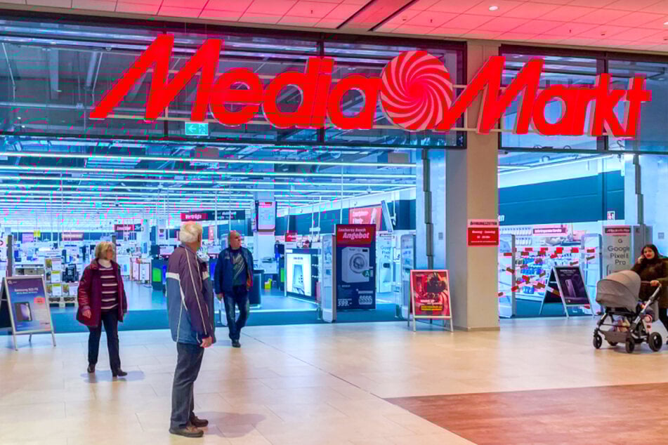 MediaMarkt Dresden - im Kaufpark Dresden, Dohnaer Straße 246.