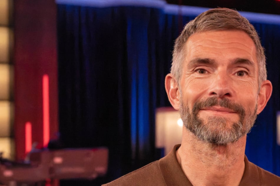 Wegen Interview im "Kölner Treff": Micky Beisenherz entschuldigt sich öffentlich bei Collien Fernandes