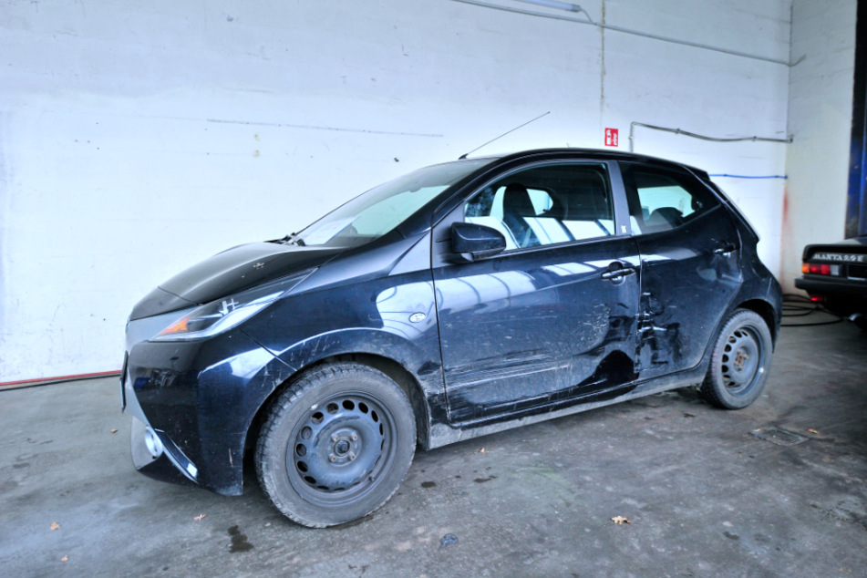 Diesen Toyota stahl ein Tscheche (38) in Zwickau. Die Polizei musste ihn in Reinsdorf mit Gewalt stoppen.