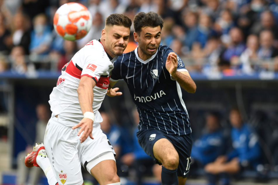 Zweikampfbetontes Spiel! Doch der Gesichtsausdruck von Abwehrmann Konstantinos Mavropanos (23,l.) sagt alles über die Leistung des VfB Stuttgart.
