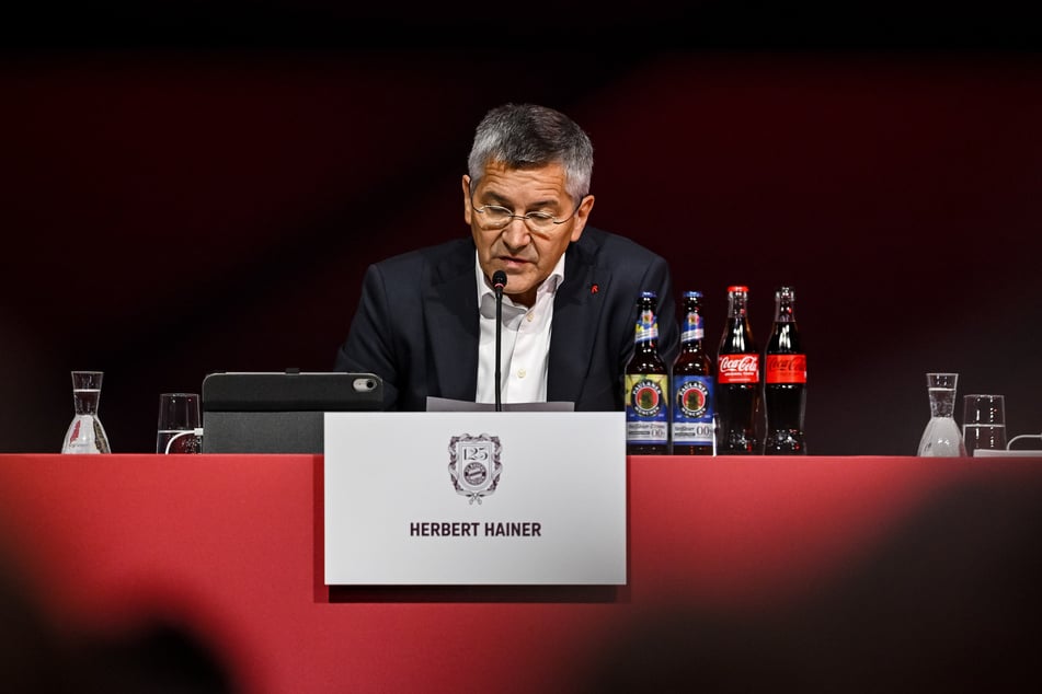 Die Mitglieder des FC Bayern sind sich einig: Herbert Hainer (71) ist ihr Präsident.