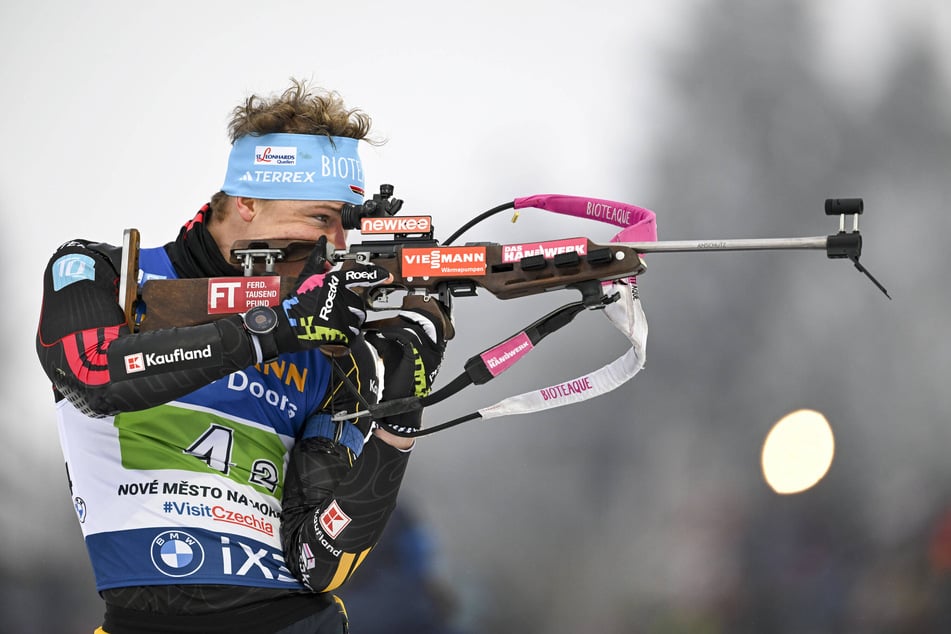 Leonhard Pfund (22) sicherte dem DSV bei seinem erst zweiten Weltcup-Einsatz Gold in der Single-Mixed-Staffel - doch dann wurde das Duo disqualifiziert.