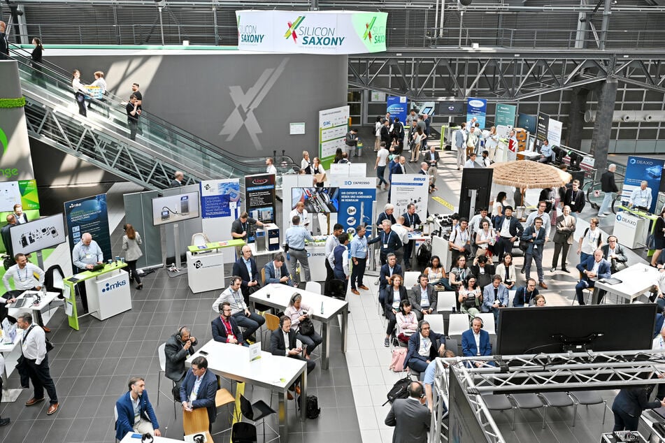 Mehr als 130 Unternehmen aus Europa, Amerika und Asien nahmen am Dienstag am 19. Saxony Day auf dem Flughafen teil.
