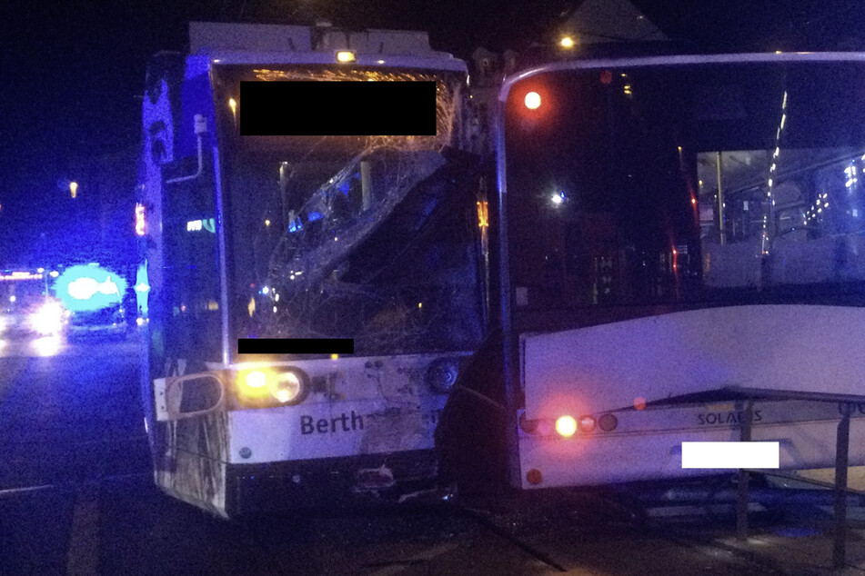 Straßenbahn und Bus krachen ineinander: Zahl der Verletzten erhöht sich auf acht