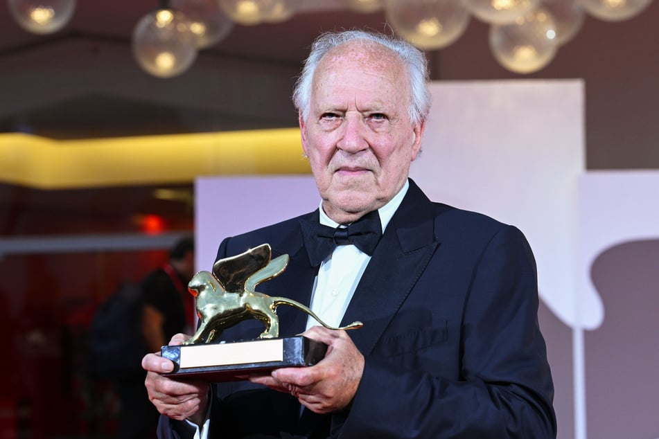 Regisseur Werner Herzog (83) findet es "faszinierend", dass der Pinguin aus seiner Dokumentation auch heute noch die Fantasie vieler Menschen anregt. (Archivbild)