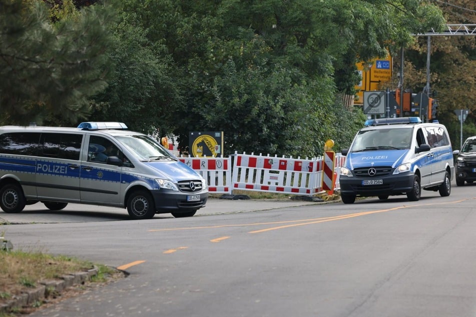 Die Polizei ist mit mehreren Einsatzkräften vor Ort.