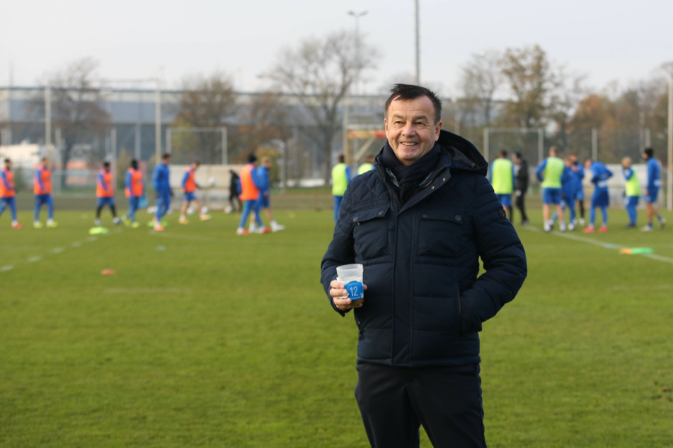 Magdeburgs neuer Sportdirektor Otmar Schork (63) stärkt seinem Trainer Thomas Hoßmang (53) vor der Partie gegen den FC Ingolstadt den Rücken.