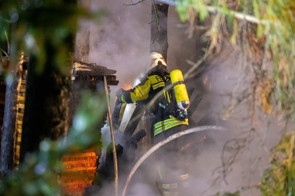 Die Feuerwehr konnte ein weiteres Ausbreiten des Feuers verhindern.