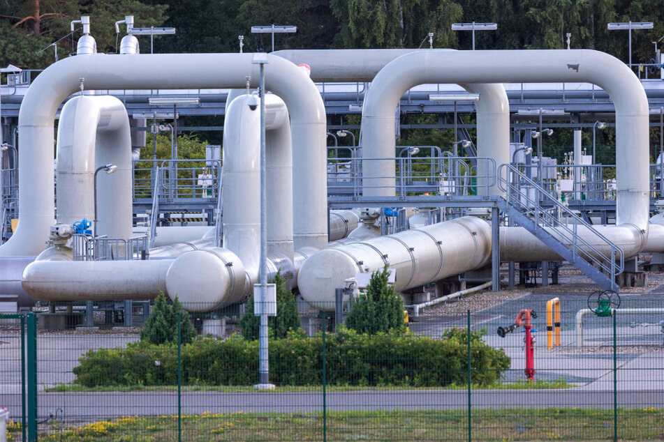 In der Ostseepipeline Nord Stream 1 ist ein Druckabfall festgestellt worden, von dem beide Röhren betroffen sind.