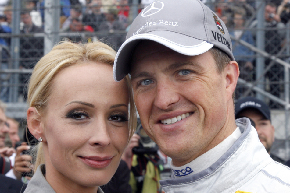 Zwischen 1999 und 2015 waren Cora und Ralf neben Corinna und Michael Schumacher DAS Traumpaar der Motorsport-Szene.