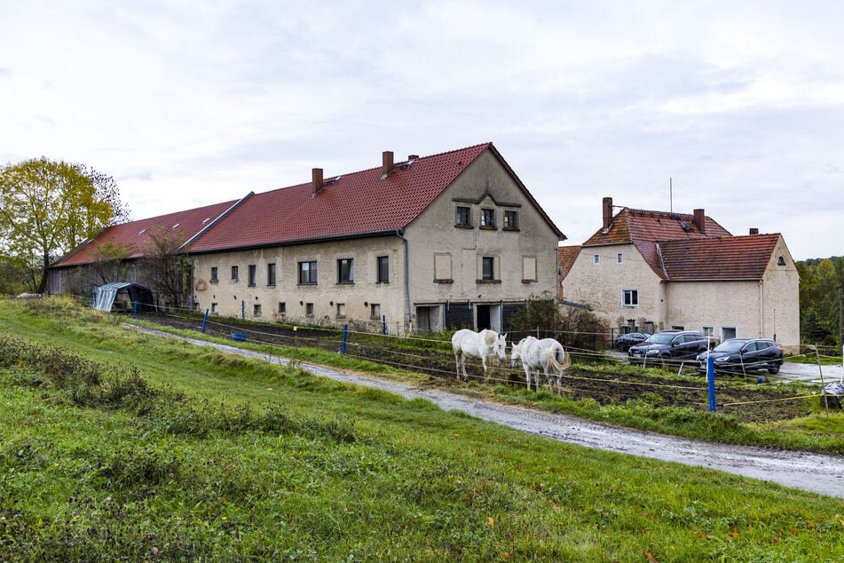 In diesen Reiterhof wurde eingebrochen.