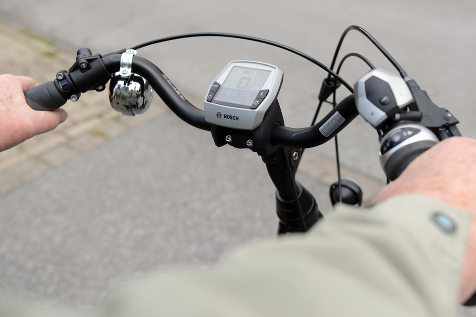 Tragischer E-Bike-Unfall: Radler stirbt nach Sturz