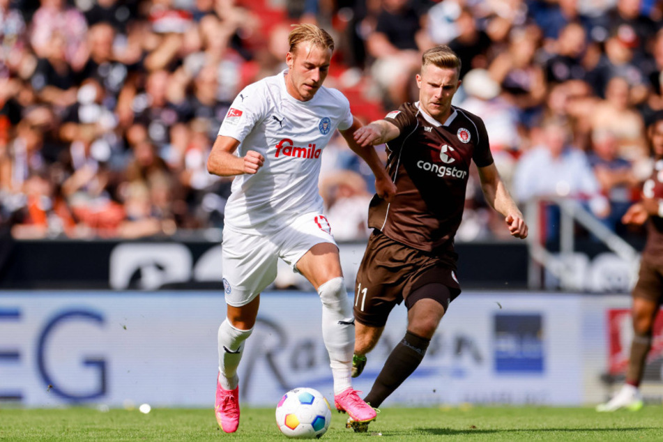 Johannes Eggestein (25, r.) stand zum ersten Mal seit zehn Monaten wieder in der Startelf des FC St. Pauli.