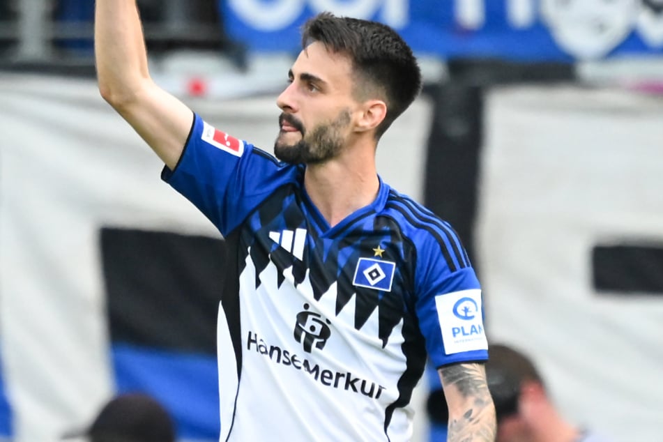 Der HSV soll bei Wunschspieler Fabio Vieira (25) Konkurrenz aus Nottingham bekommen haben.