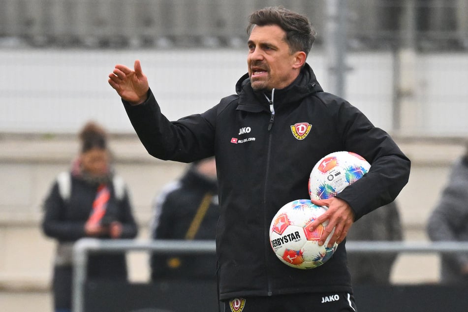 Auch nach dem so wichtigen Dreier gegen den 1. FC Nürnberg und dem damit geschafften Sprung aus der Abstiegszone lässt Dynamo-Coach Thomas Stamm (43) keine Euphorie an sich heran.