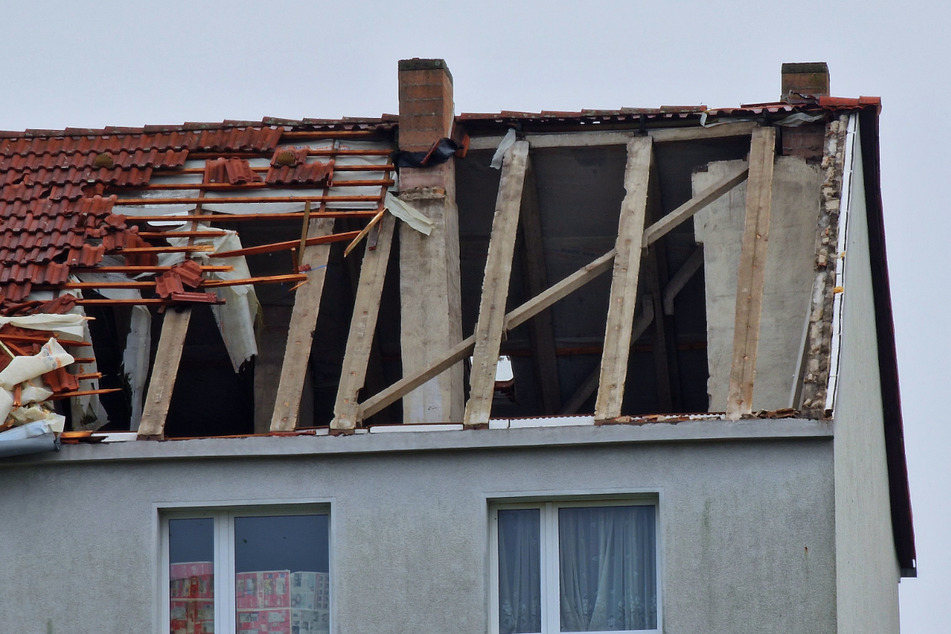 Ein heftiges Unwetter hat in Brandenburg an der Havel schwere Schäden hinterlassen.