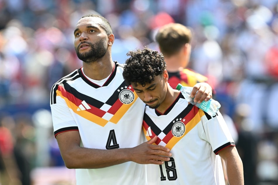 Nathaniel Brown (22, r.) hat sich in die Stammelf von Julian Nagelsmann gespielt.