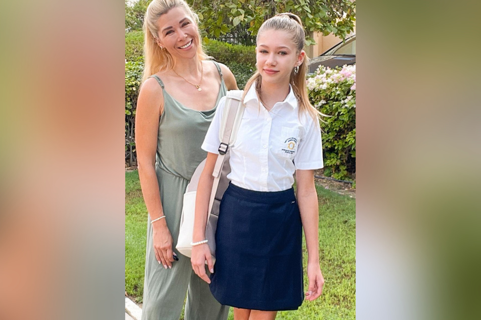 Tanja Szewczenko (46) begleitete ihre Tochter Jona (12) am ersten Tag zur neuen Schule.