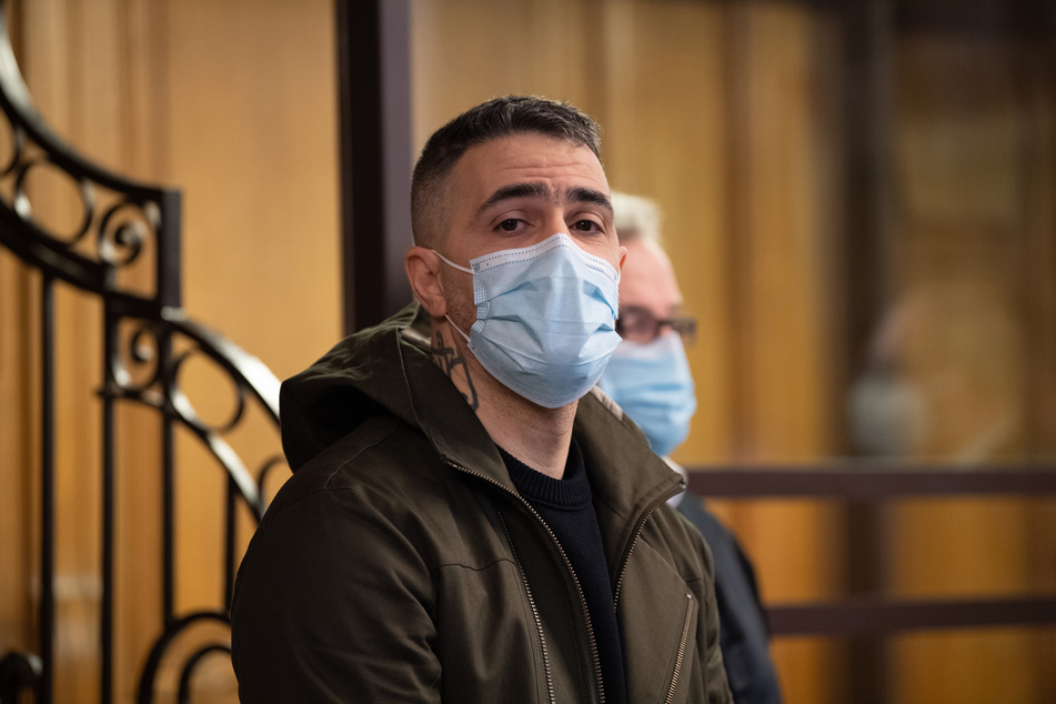 Im langwierigen Bushido-Prozess gegen einen Clanchef soll ein abgeschobener Straftäter aussagen.