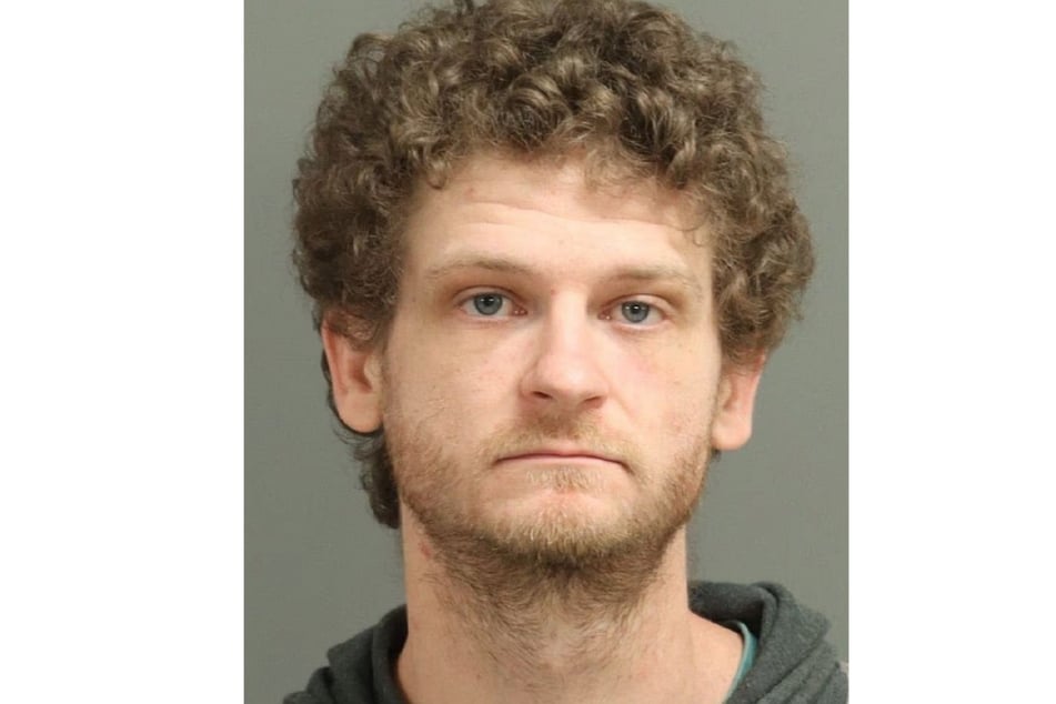 Ethan Jamieson (27) soll drei Männer mit einer Pistole angegriffen haben.