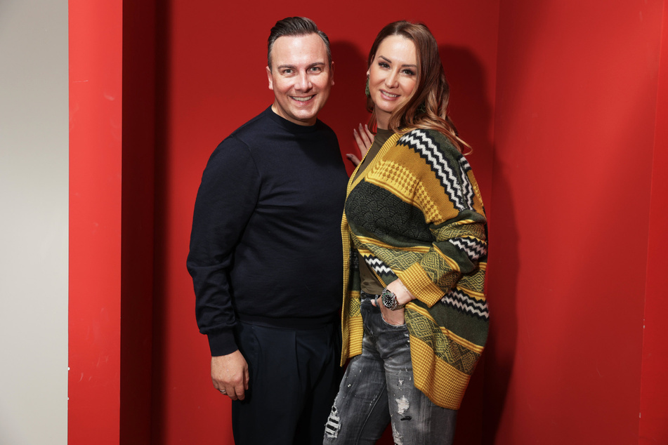 Tim Raue (48) und seine Frau Katharina (42) sind nun in der RTL-Sendung "Raue - Der Restaurantretter" zu sehen.