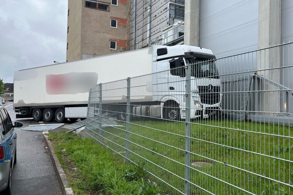 Lastwagen-Unfall in Erfurt: Fahrer verwechselt Gaspedal mit Bremse