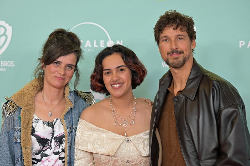 Nora Tschirner (44, l-r), Jerusha Wahlen und Florian David Fitz bei der Weltpremiere des Films "No Hit Wonder" im Mathäser Filmpalast.
