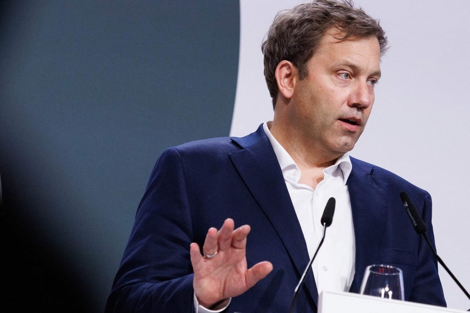 Das Finanzministerium von Lars Klingbeil (48, SPD) hatte am Mittwoch den Gesetzentwurf verschickt.