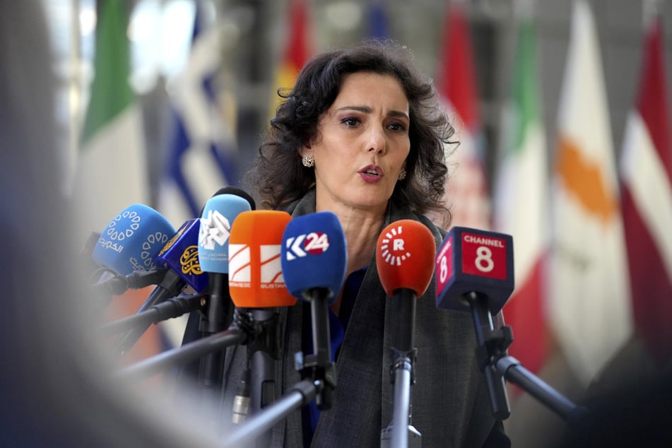 Die EU-Kommissarin für Abwehrbereitschaft und Krisen Hadja Lahbib (55).