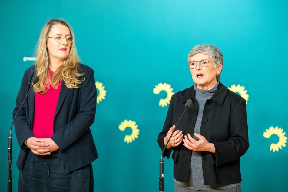 Die Grünen-Spitze um die Fraktionsvorsitzenden Britta Haßelmann (63, r.) und Katharina Dröge (40, l.).