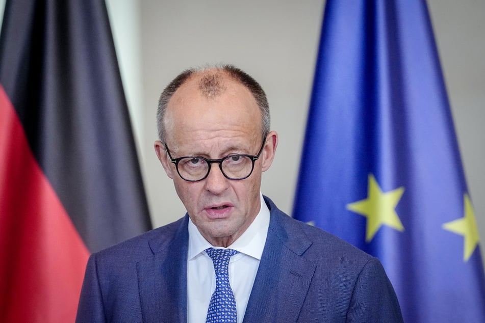 Bundeskanzler Friedrich Merz (70, CDU) hat zum vierten Jahrestag des russischen Angriffs auf die Ukraine den Zusammenhalt Europas beschworen.