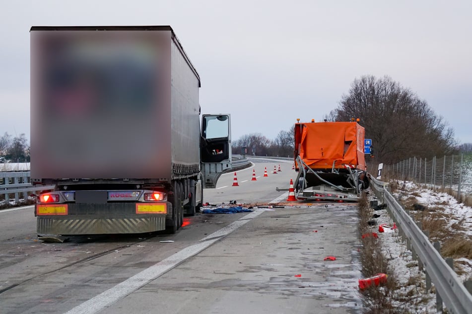 Ein Laster krachte am heutigen Dienstagnachmittag auf der A14 gegen einen Schilderwagen.