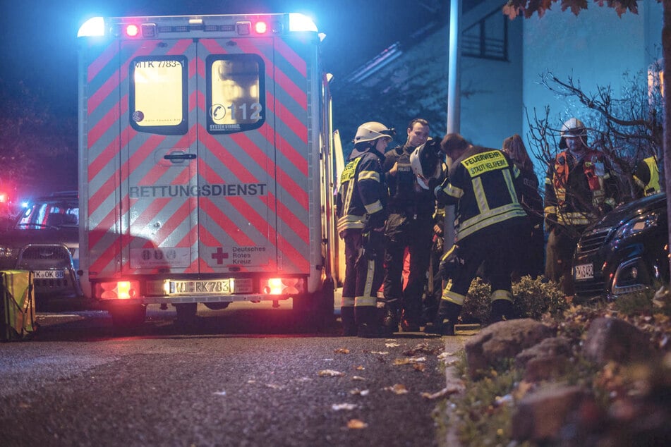 Der 54-jährige Mann hatte durch die entstandenen Gase kurze Zeit das Bewusstsein verloren. Er und sieben andere Personen wurden ins Krankenhaus gebracht.