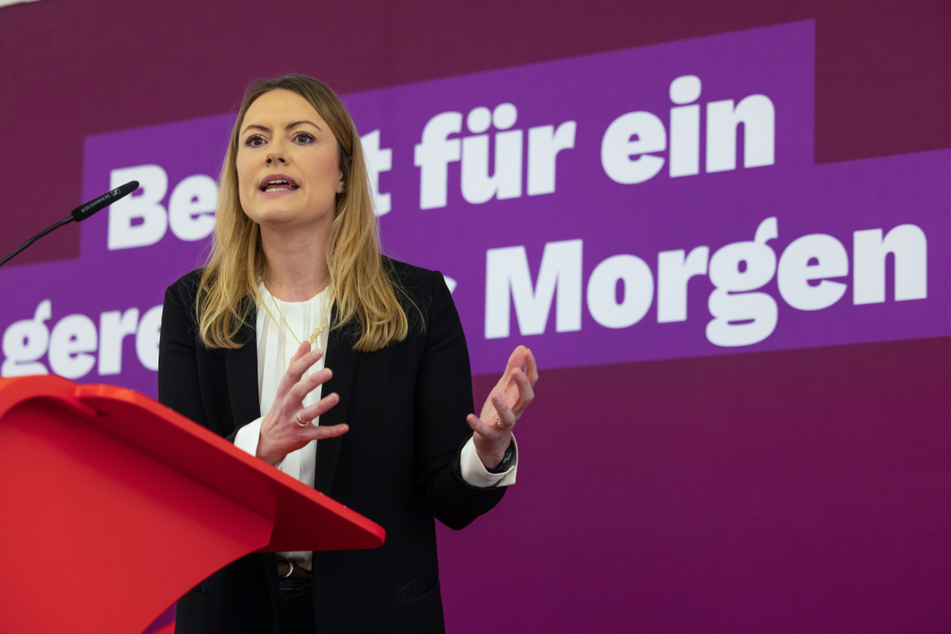 Clara Bünger (40, Die Linke) sprach sich für humanitäre Hilfeleistung und die Aufnahme von Migranten aus.