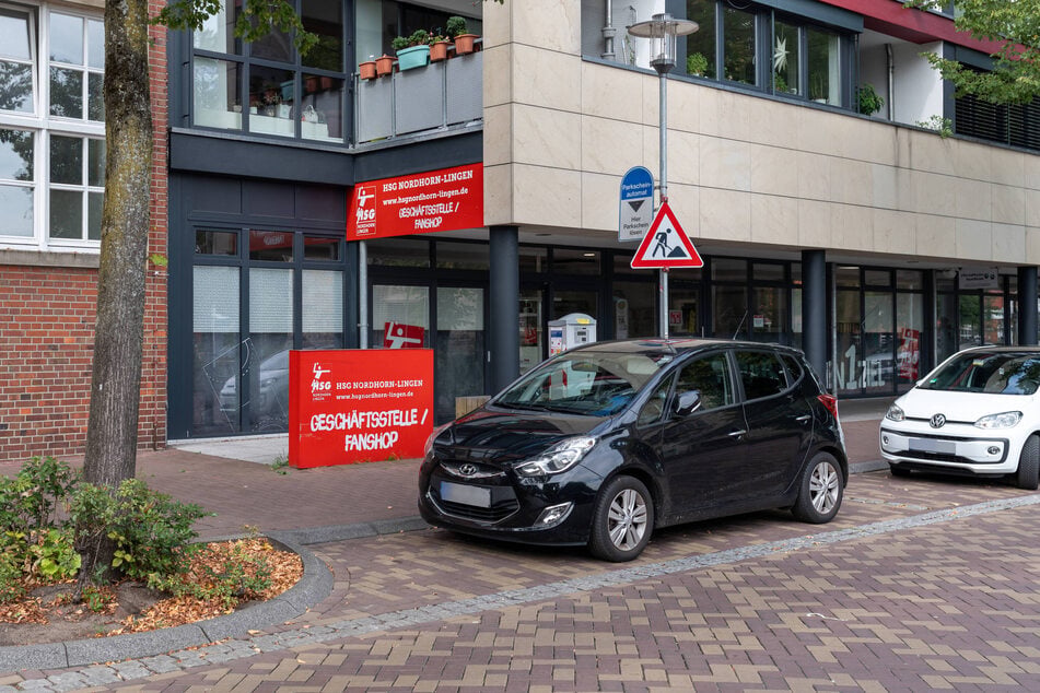 Auf der Geschäftsstelle der HSG Nordhorn-Lingen ging es in den letzten Monaten hektisch zu. Nach Unregelmäßigkeiten gab es sechs Punkte Abzug.