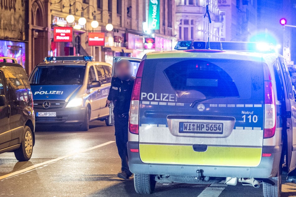 Der 37-Jährige konnte schon kurz nach der Tat im Frankfurter Bahnhofsviertel festgenommen werden. (Archivbild)