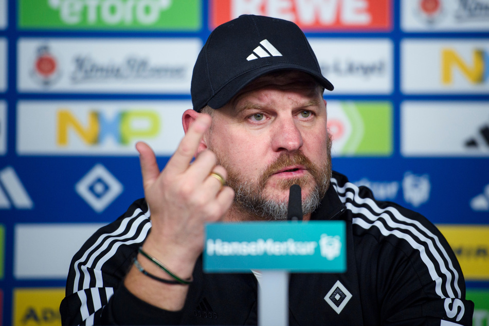 HSV-Coach Steffen Baumgart (52) nahm seine Spieler vor dem Auswärtsspiel bei Fortuna Düsseldorf in die Pflicht.