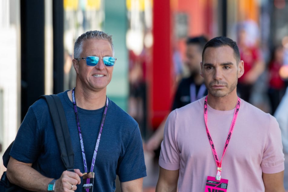 A finales de mayo, Ralf y Étienne hicieron su primera aparición conjunta en el paddock de la Fórmula 1.