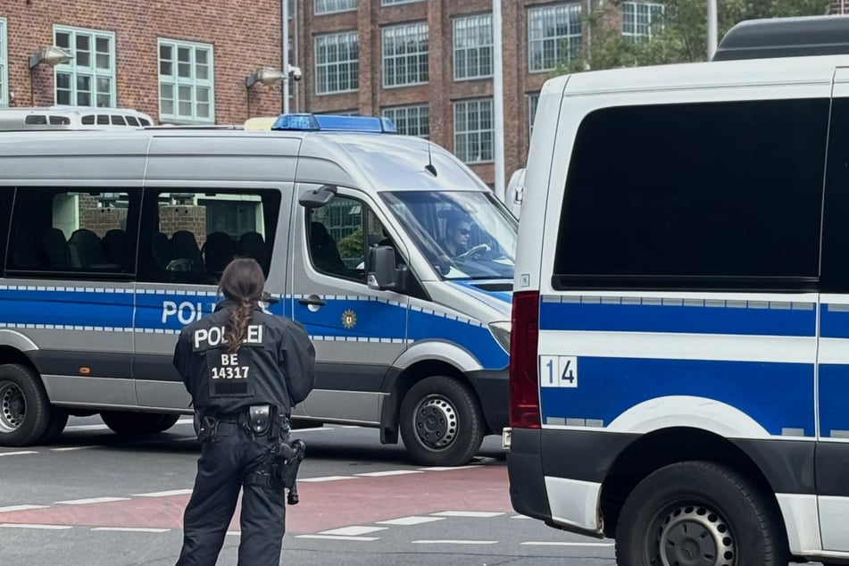 Die Polizei änderte nach einigen Zwischenfällen die Demoroute.