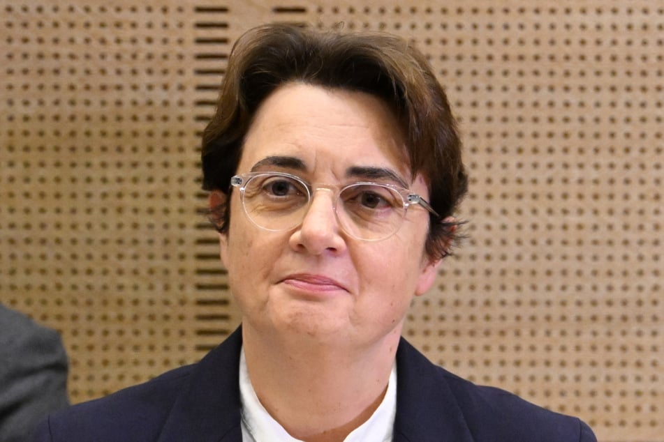 Louvre-Direktorin Laurence des Cars (59) tritt von ihrem Posten zurück.