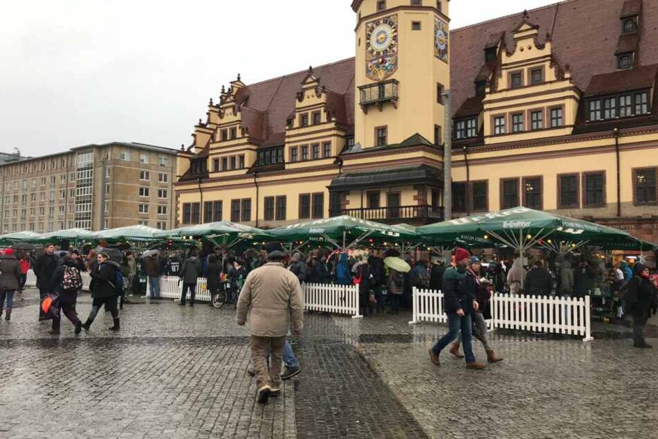 Noch bis Samstagabend bruzeln die einzelnen Grillteams gegeneinander.