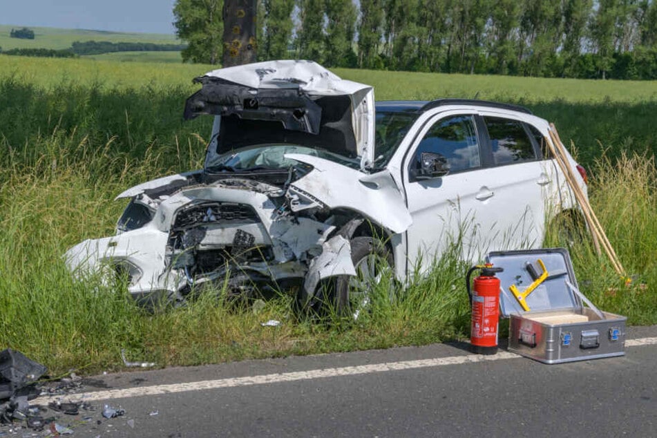 Beide Autos wurden komplett zerstört.