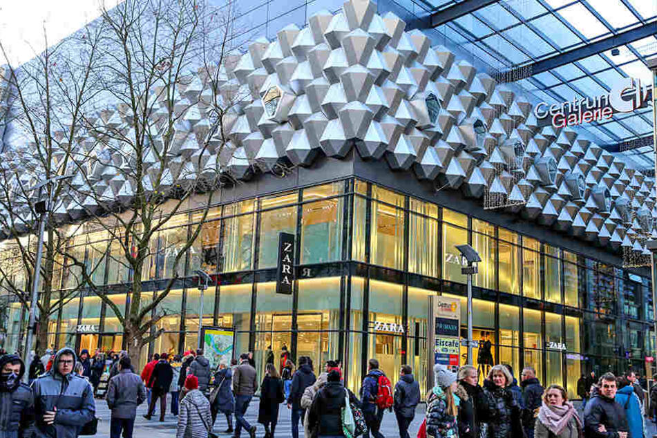 Die Centrum Galerie findet Ihr super zentral auf der Prager Straße. 