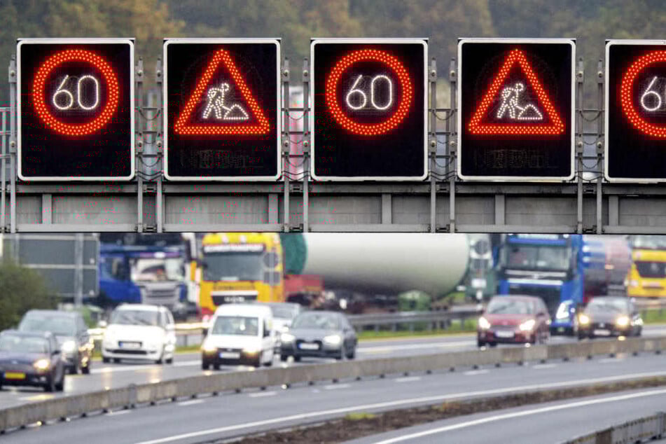 Neben großen Baustellen soll es auch mehrere hundert Kurz-Baustellen geben. (Symbolbild)