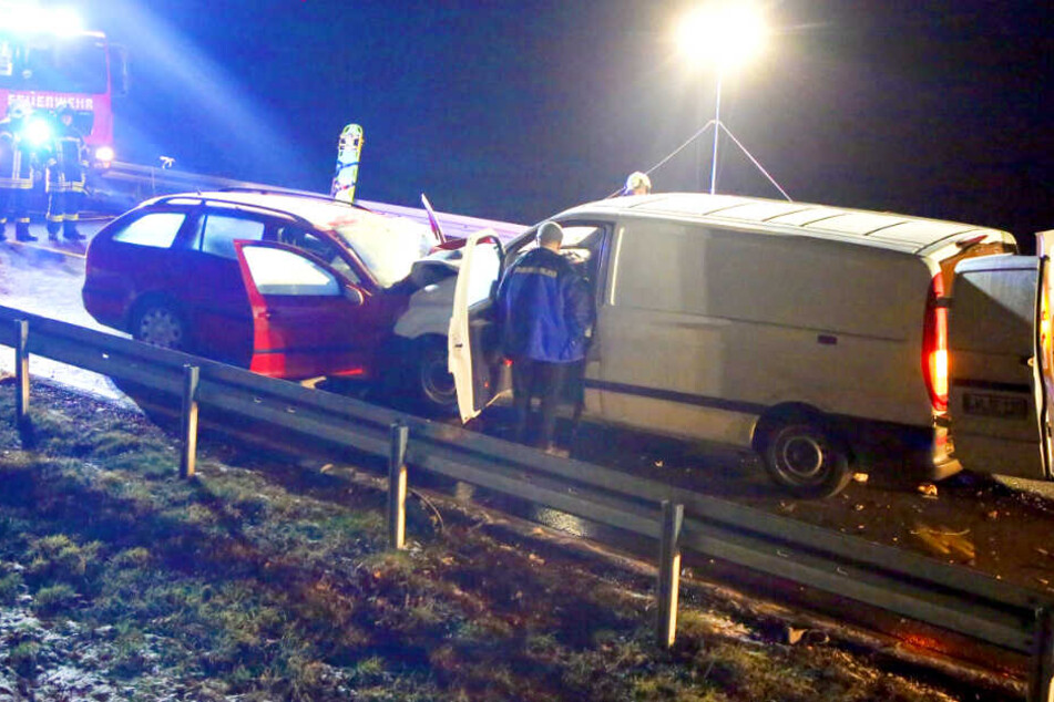 Bei dem Zusammenstoß mit einem Pkw kam dessen Fahrer ums Leben.