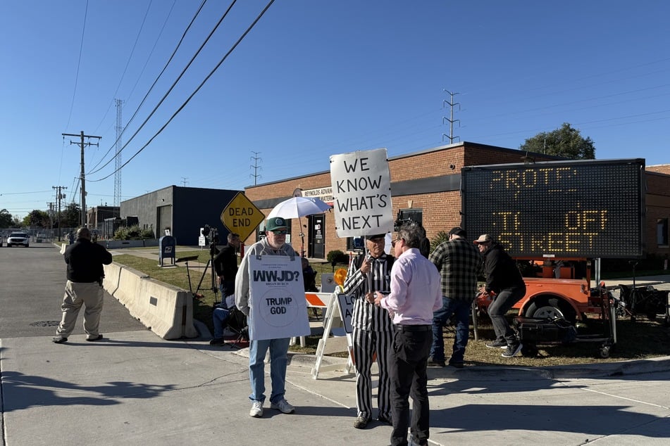 Am Vormittag waren vor der ICE-Einrichtung in Broadview nur einzelne Protestierende zu sehen.